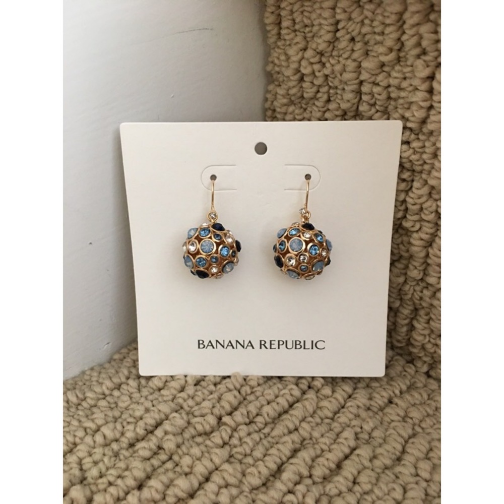 🌷🌸 Beautiful new blue BR earrings